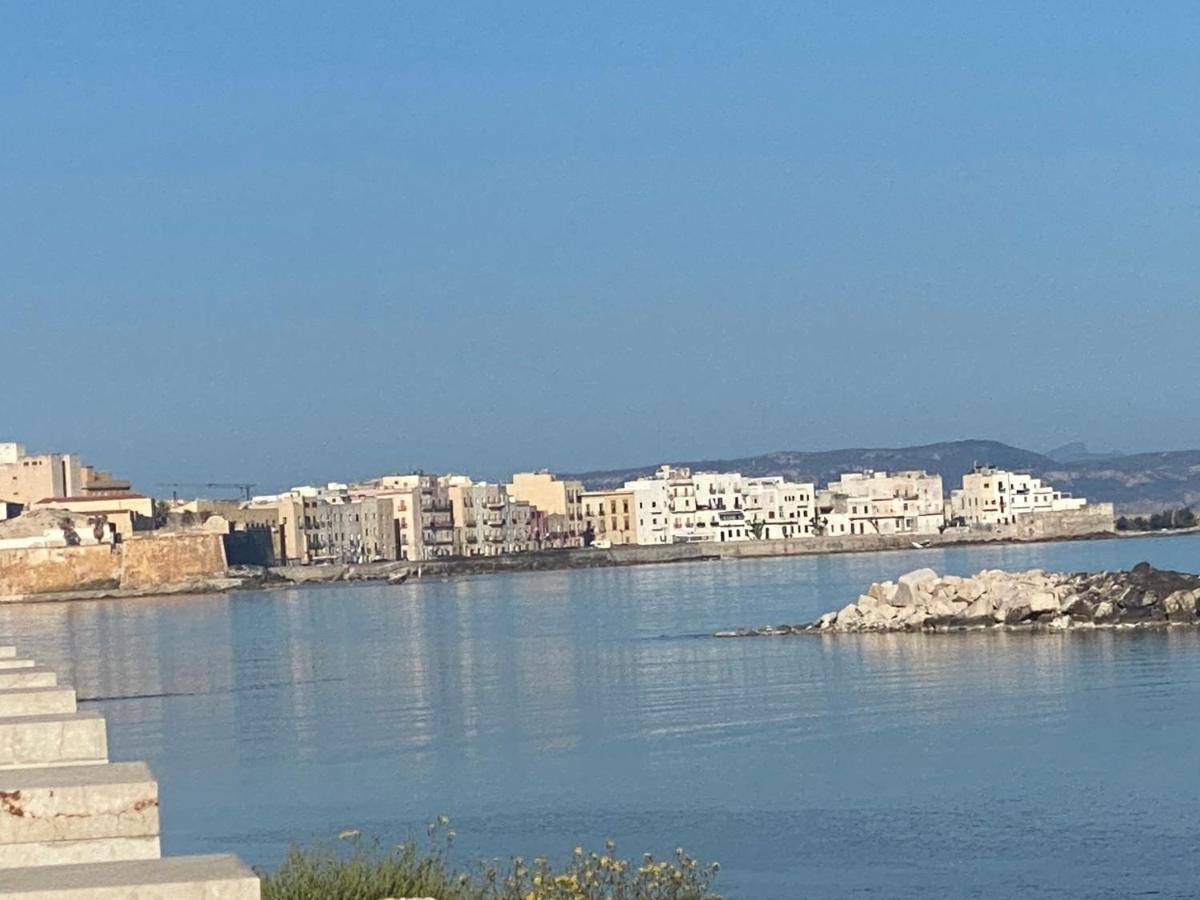 Apartmán Mansarda Con Terrazzo Trapani Exteriér fotografie