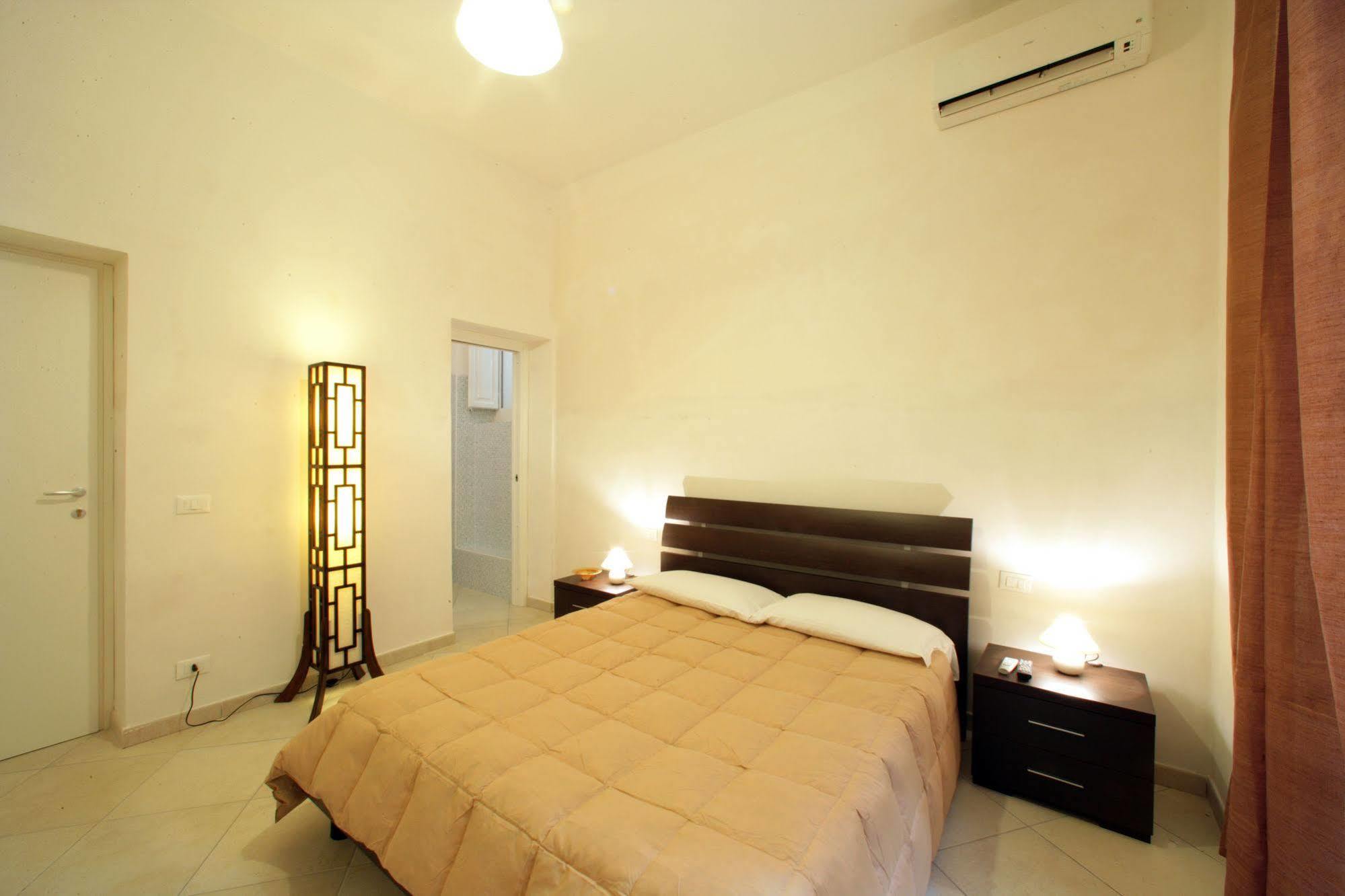 Apartmán Mansarda Con Terrazzo Trapani Exteriér fotografie